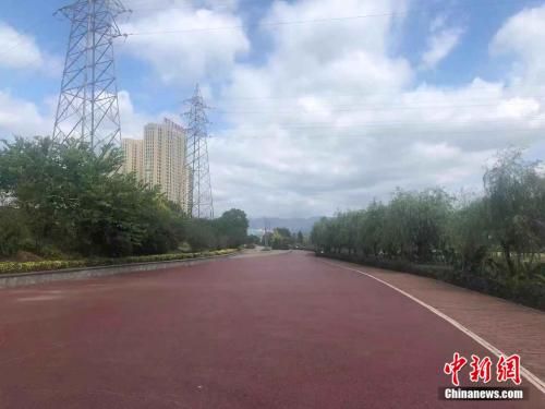 　　木蘭溪沿岸已建成的觀光休閑步道。 冷昊陽(yáng) 攝